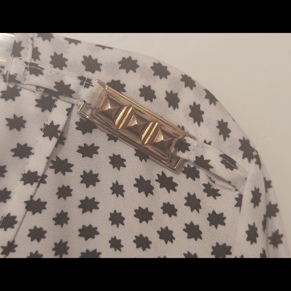 LZac & Rachel button down blouse - Picture 4 of 4